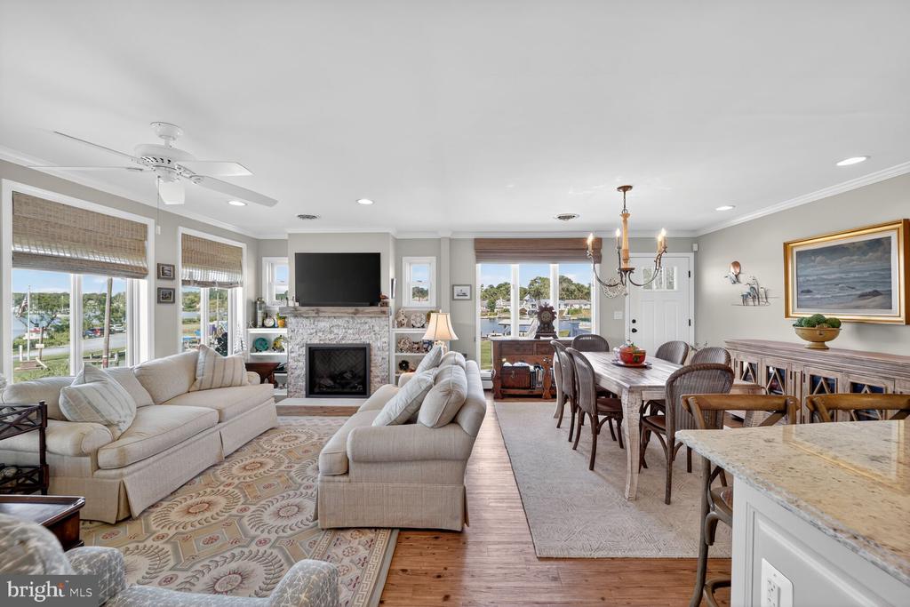 1663 CLIFF DRIVE