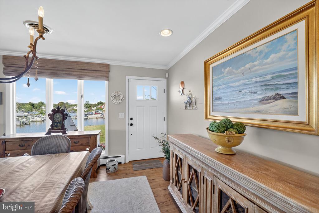 1663 CLIFF DRIVE