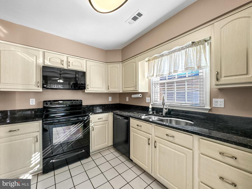 950 BERMUDA LANE