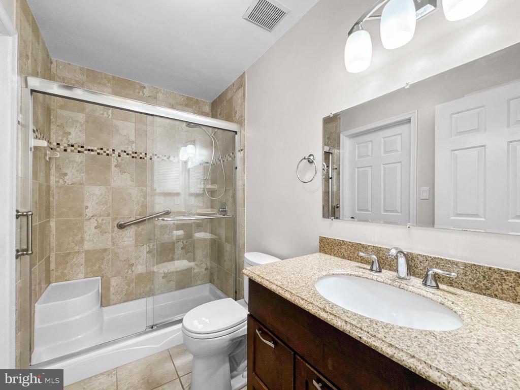 950 BERMUDA LANE