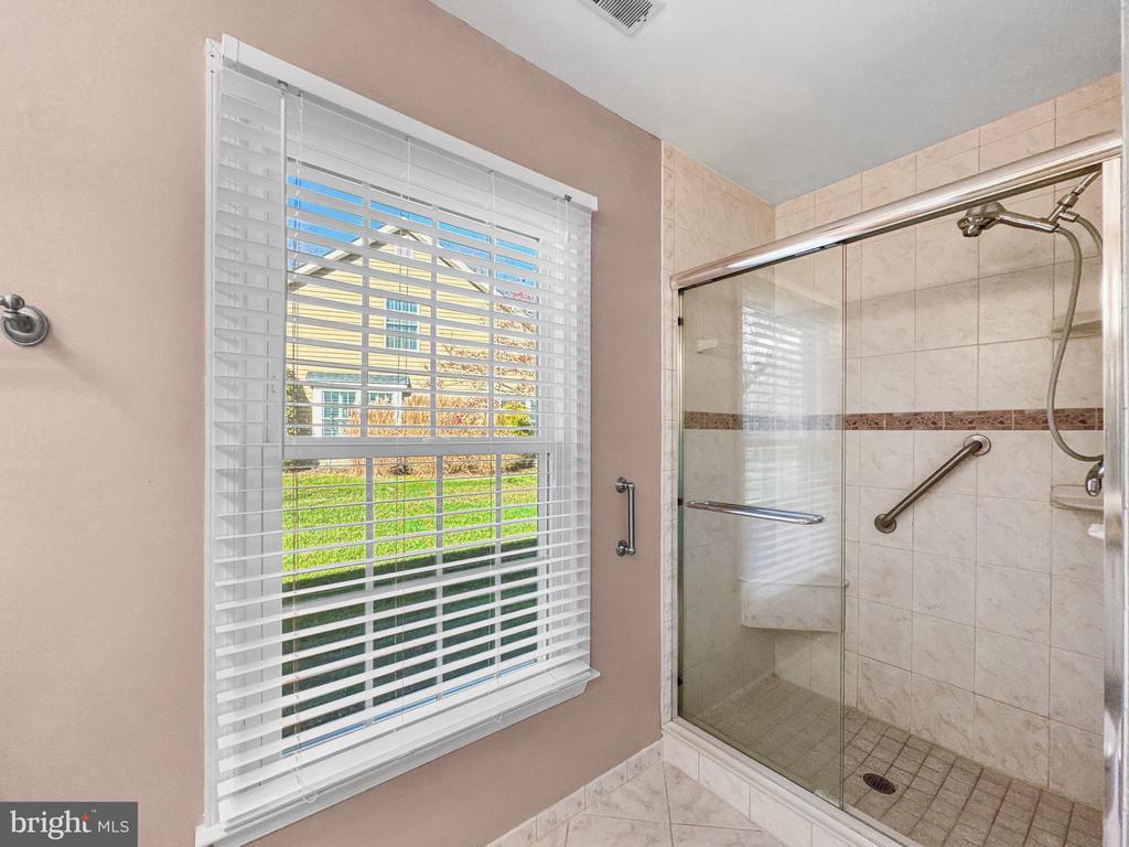 950 BERMUDA LANE