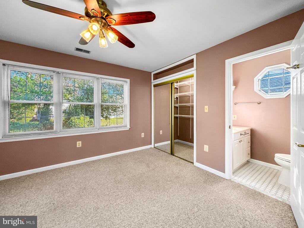 950 BERMUDA LANE