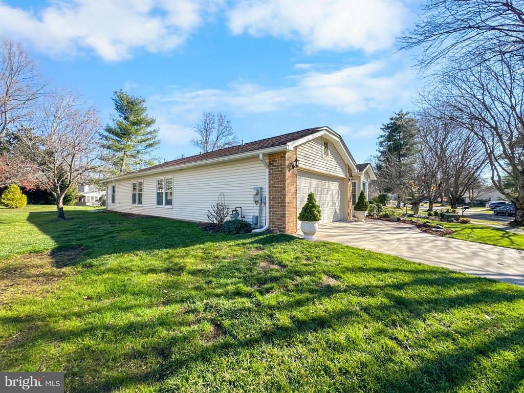 950 BERMUDA LANE