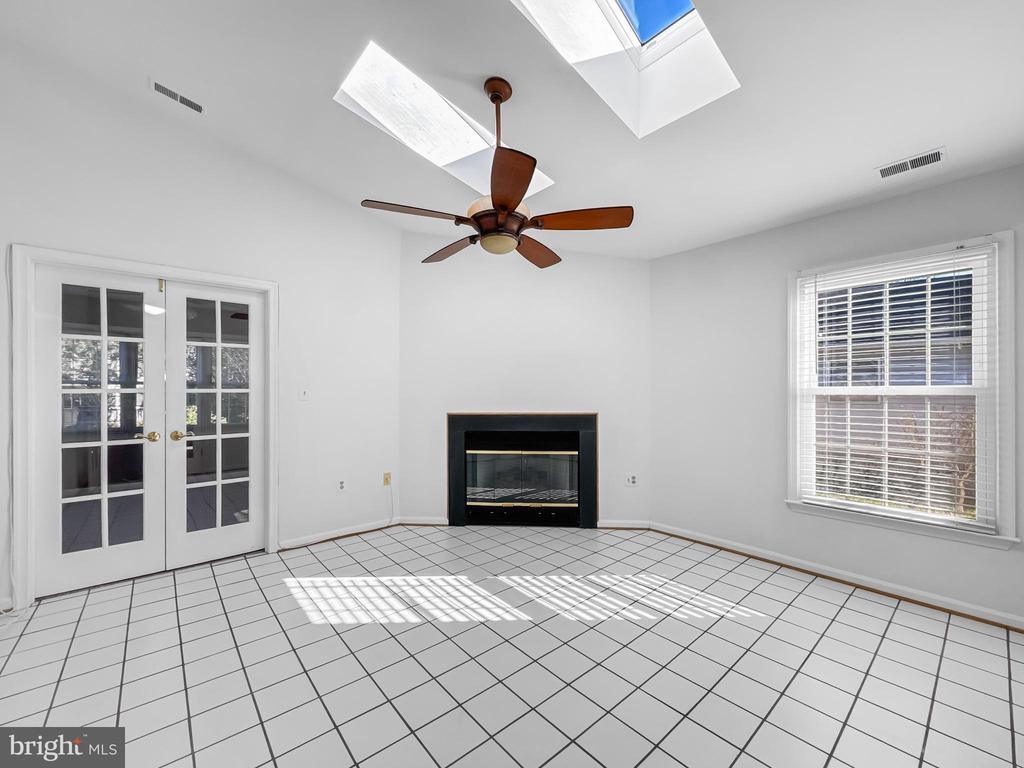 950 BERMUDA LANE