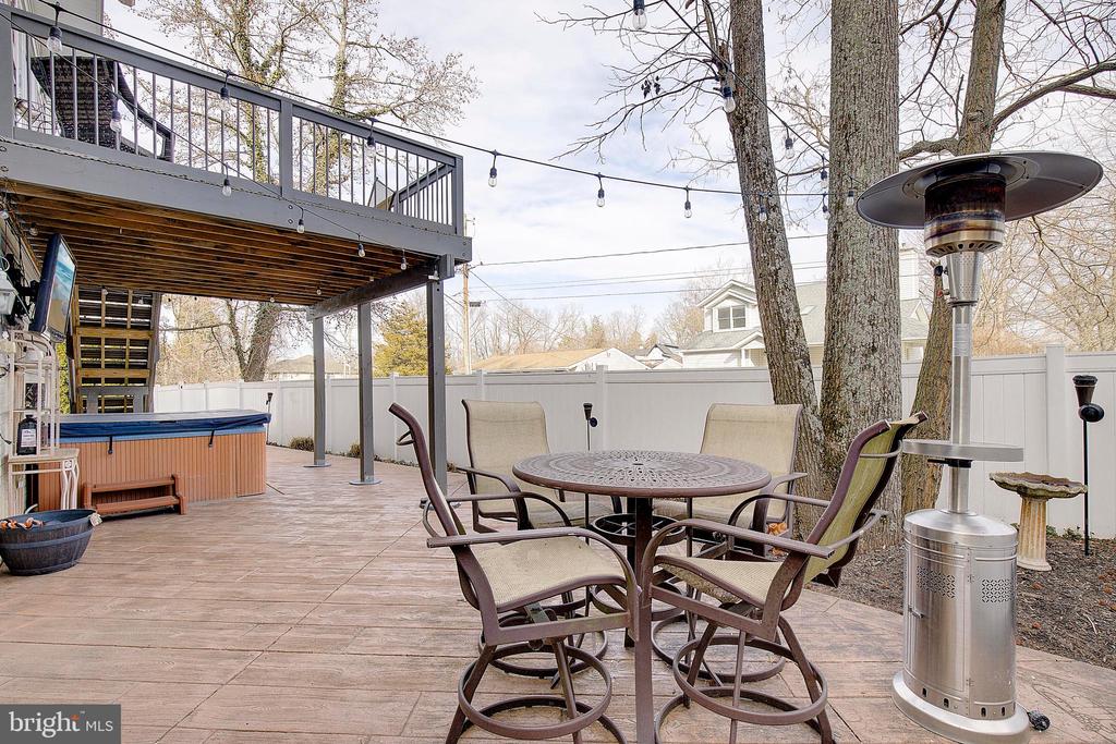 3325 CEDAR DRIVE