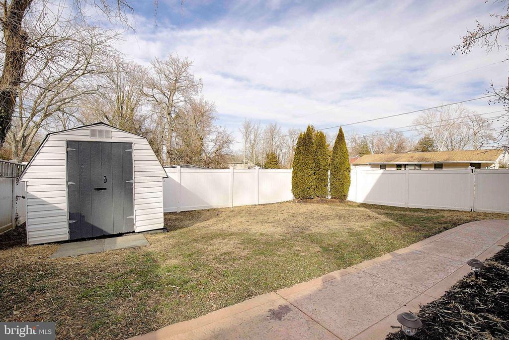 3325 CEDAR DRIVE
