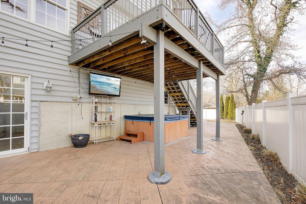 3325 CEDAR DRIVE
