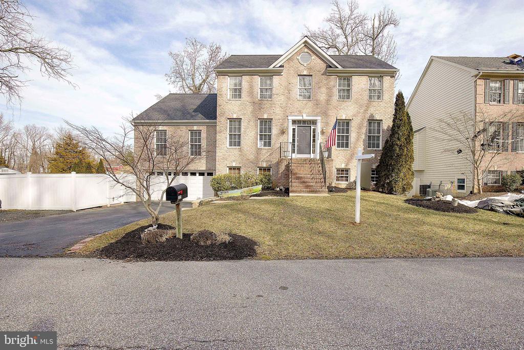 3325 CEDAR DRIVE