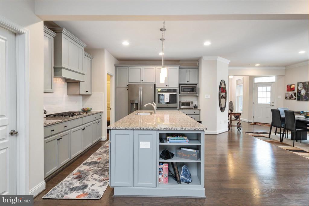 2705 DRAGON FLY WAY