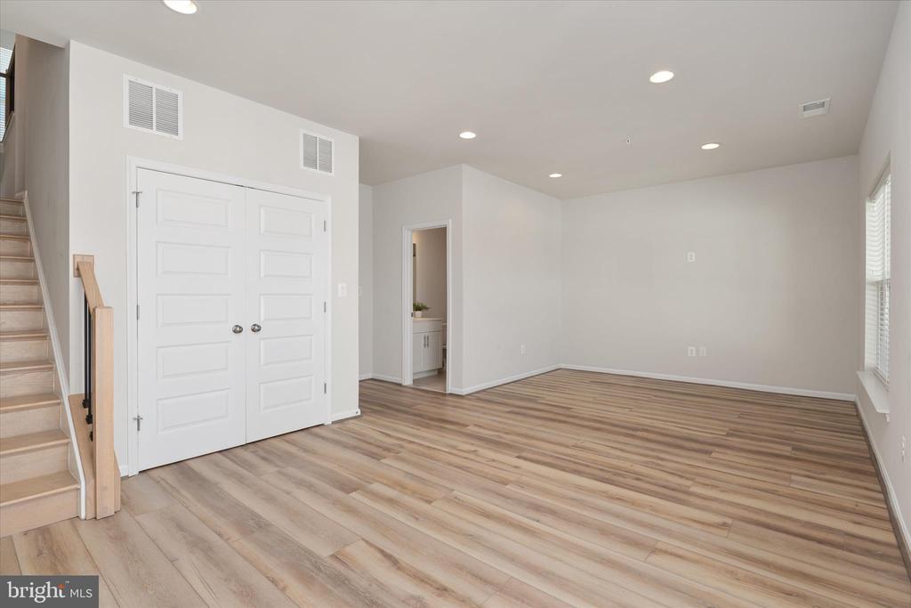 112 ARROWHEAD DRIVE