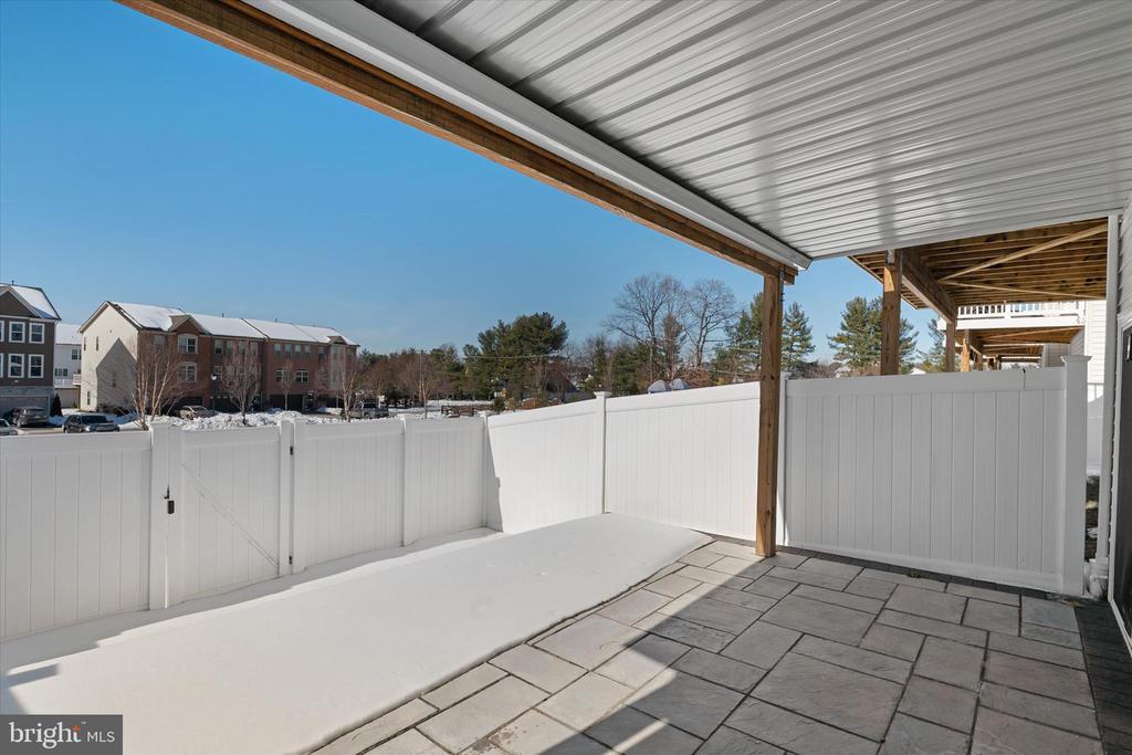 112 ARROWHEAD DRIVE