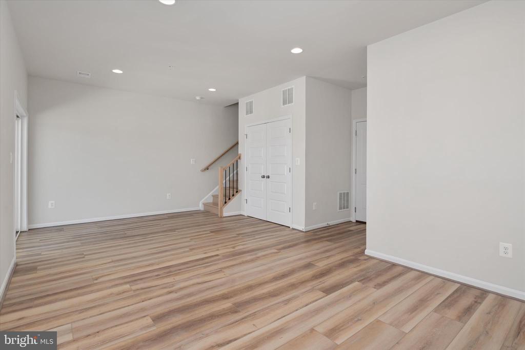 112 ARROWHEAD DRIVE