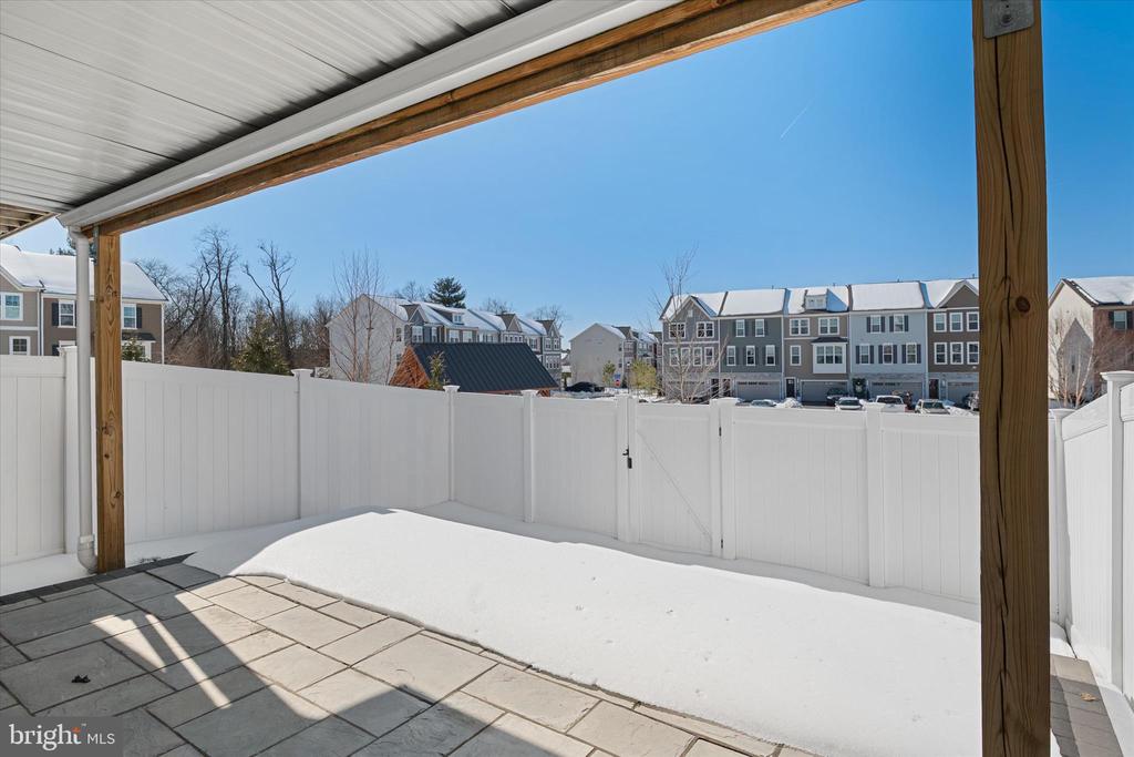 112 ARROWHEAD DRIVE