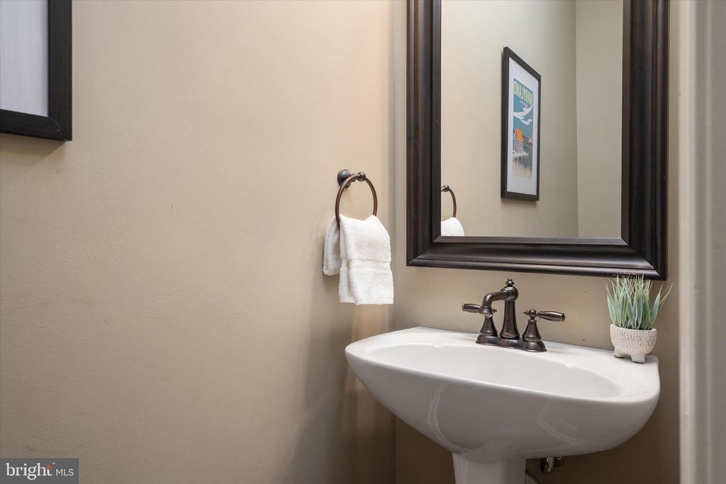 1702 BEARDS CREEK COURT