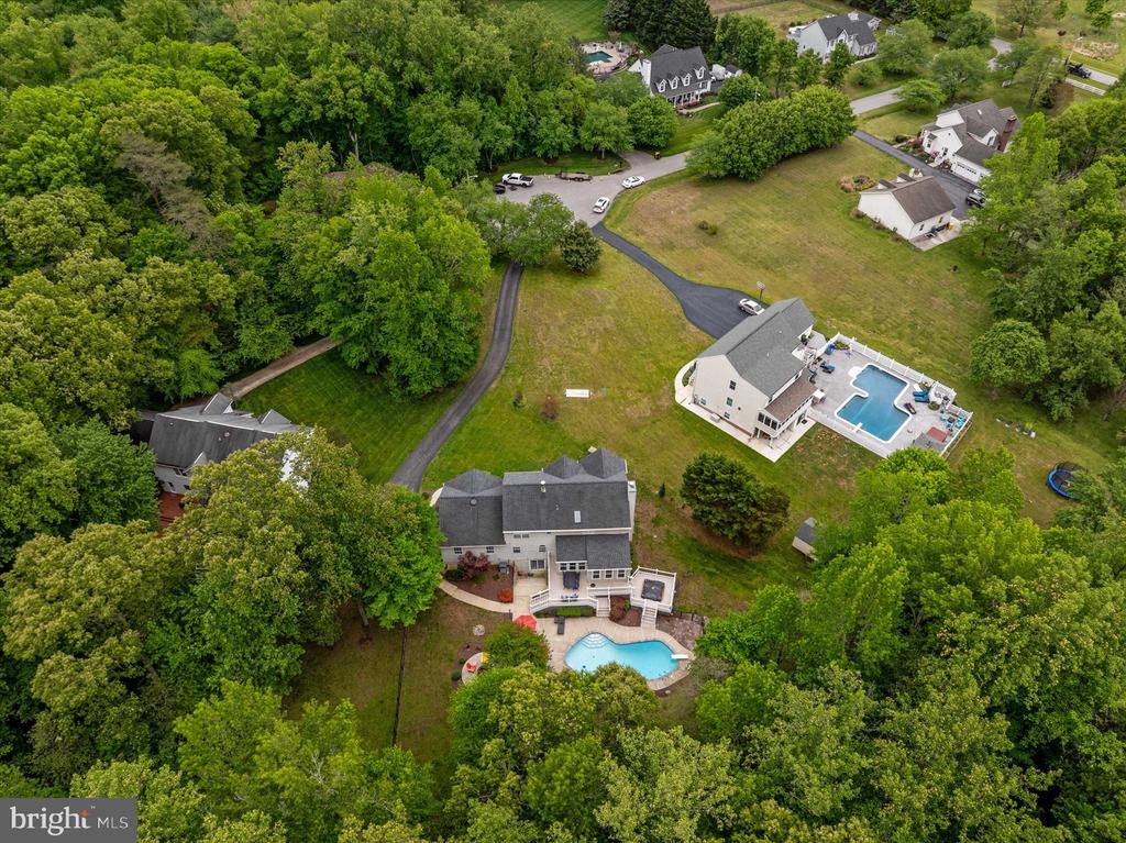 1702 BEARDS CREEK COURT