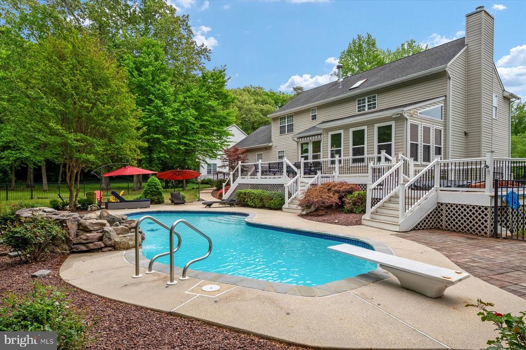 1702 BEARDS CREEK COURT