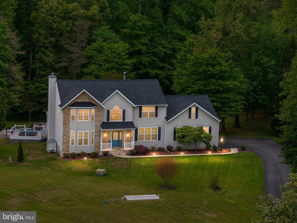 1702 BEARDS CREEK COURT