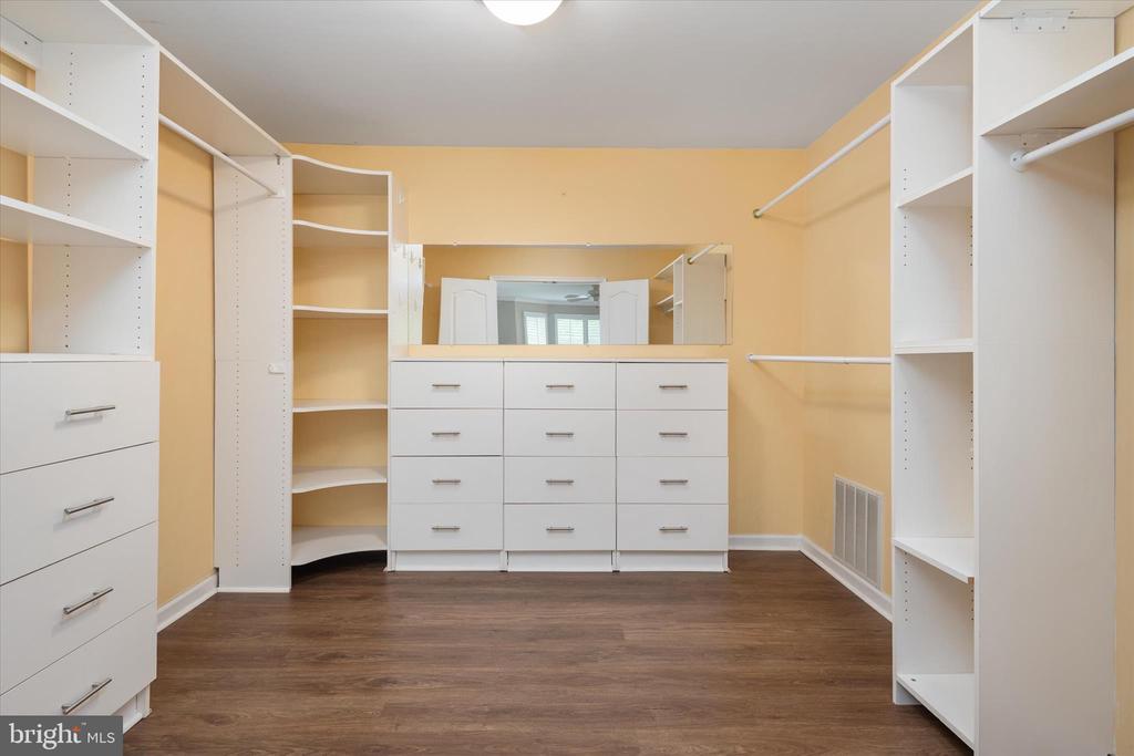 1702 BEARDS CREEK COURT