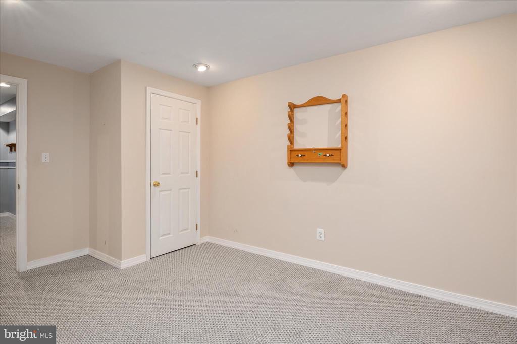1702 BEARDS CREEK COURT