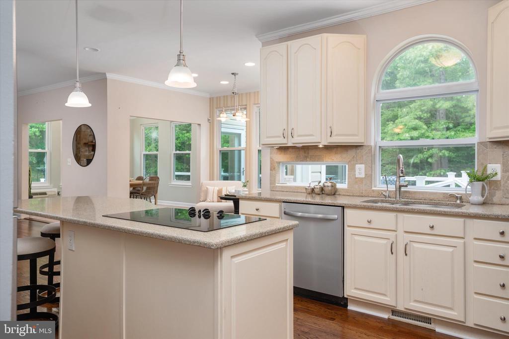 1702 BEARDS CREEK COURT