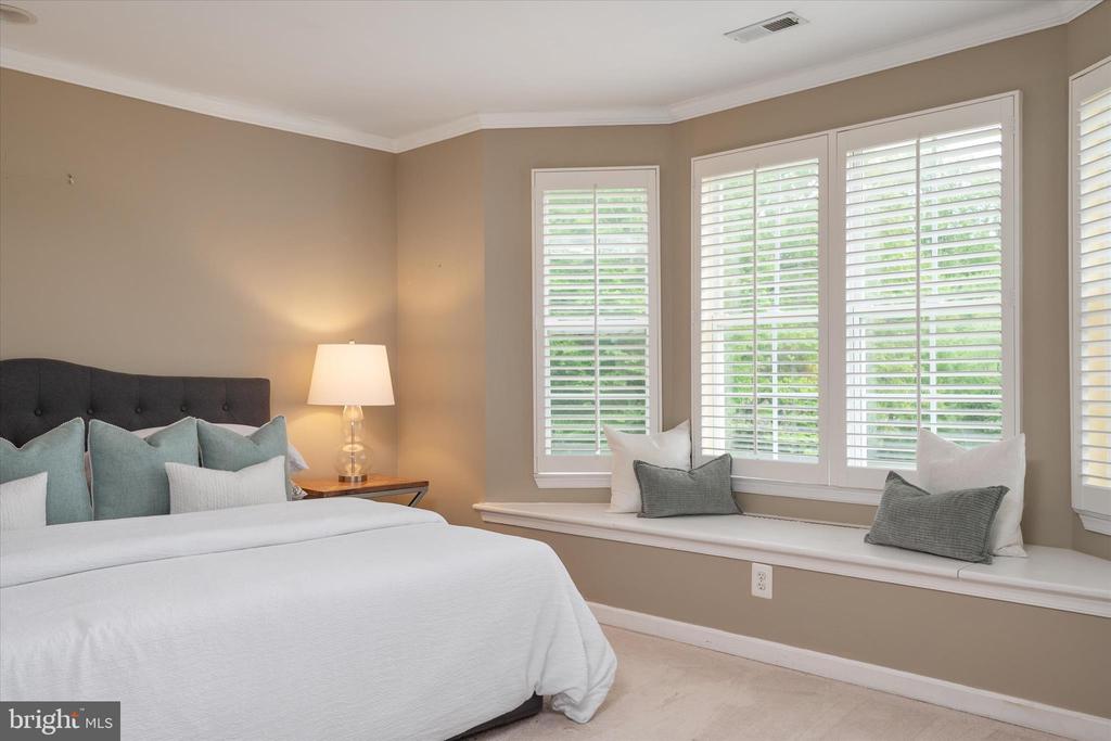 1702 BEARDS CREEK COURT
