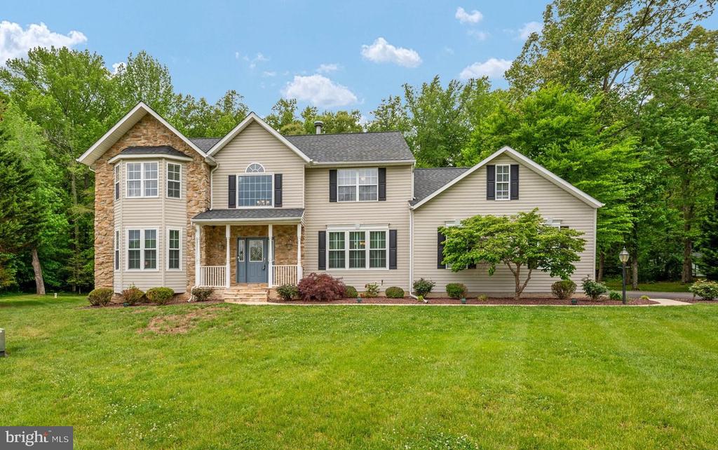 1702 BEARDS CREEK COURT