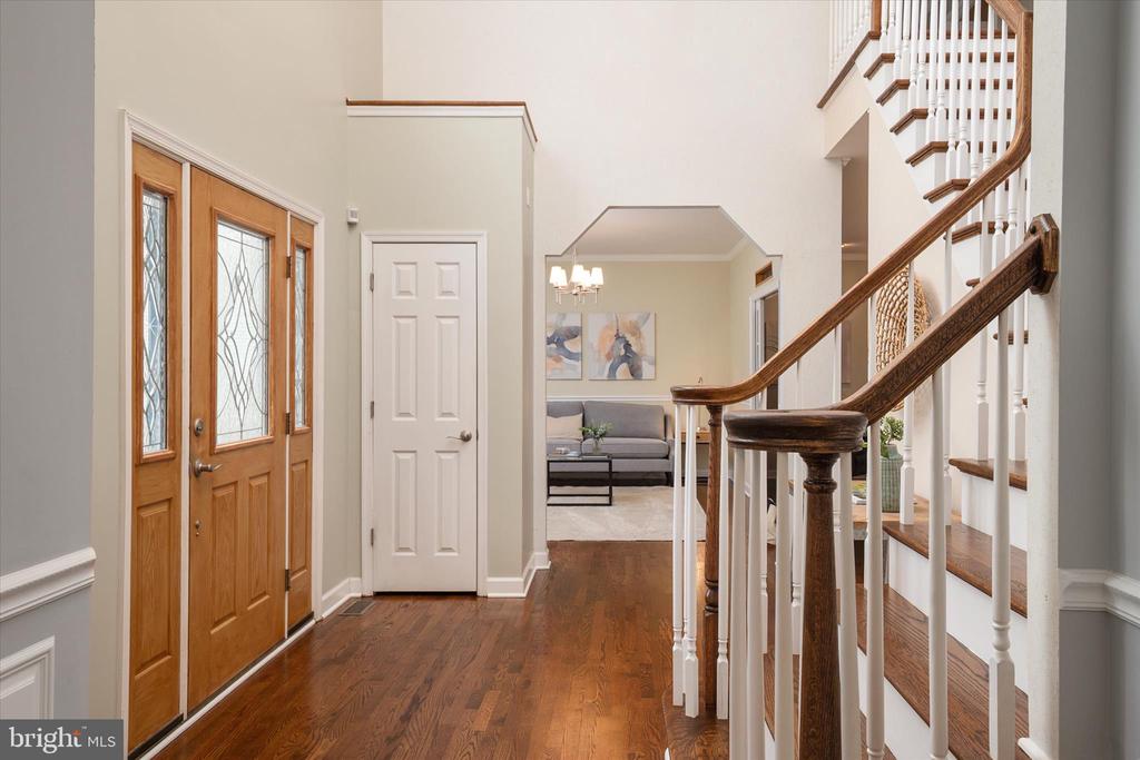 1702 BEARDS CREEK COURT