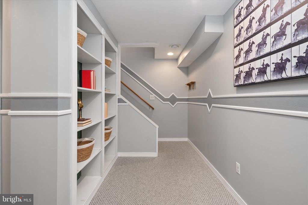 1702 BEARDS CREEK COURT