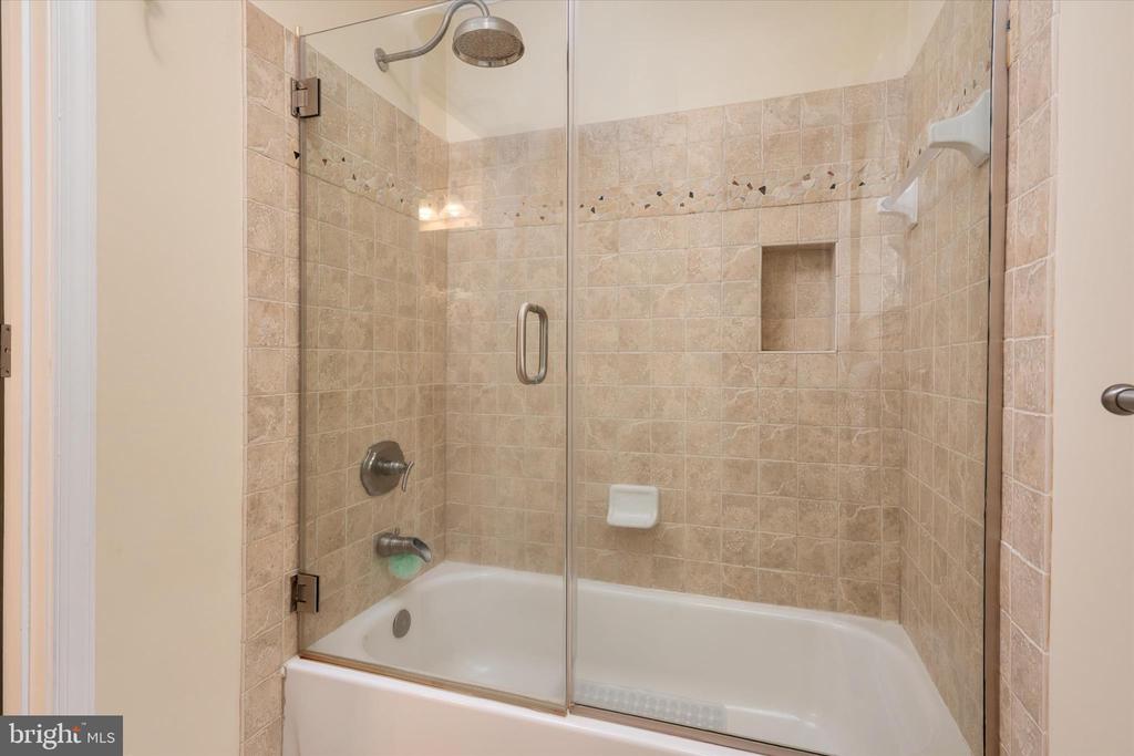 1702 BEARDS CREEK COURT