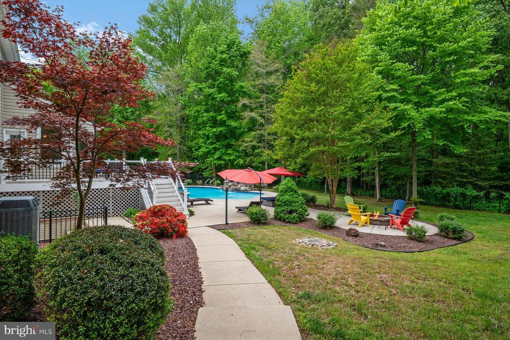 1702 BEARDS CREEK COURT