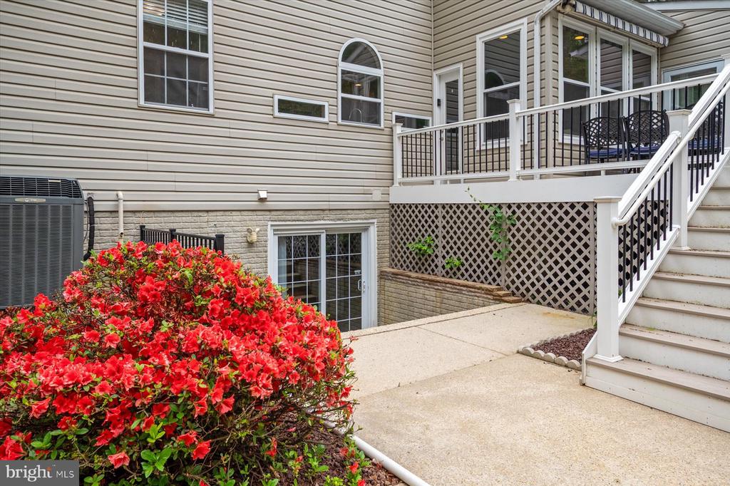1702 BEARDS CREEK COURT