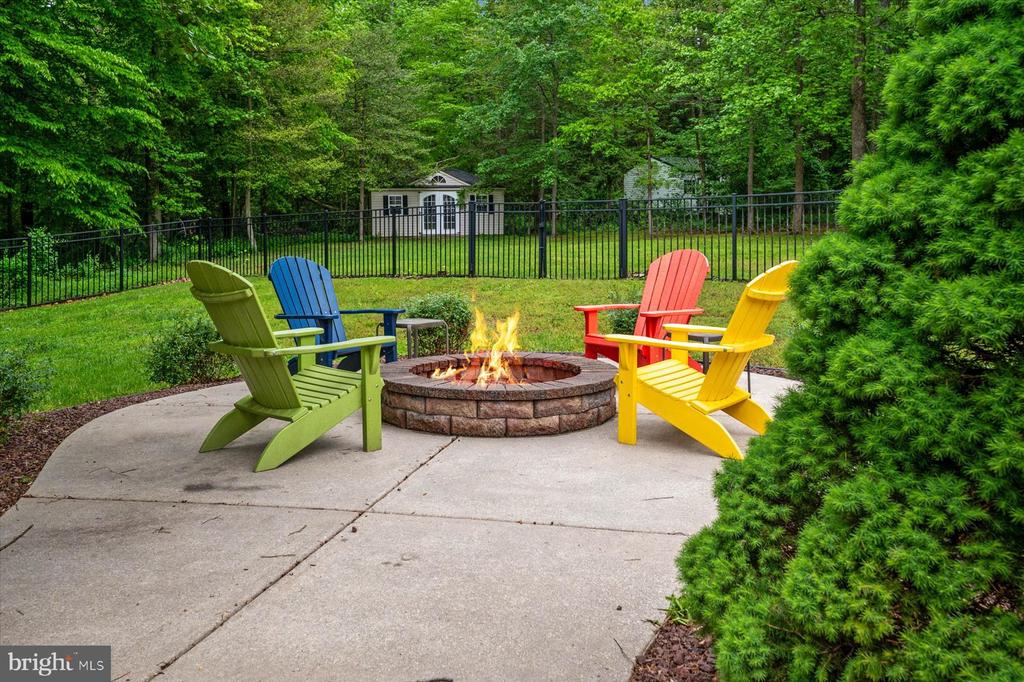 1702 BEARDS CREEK COURT