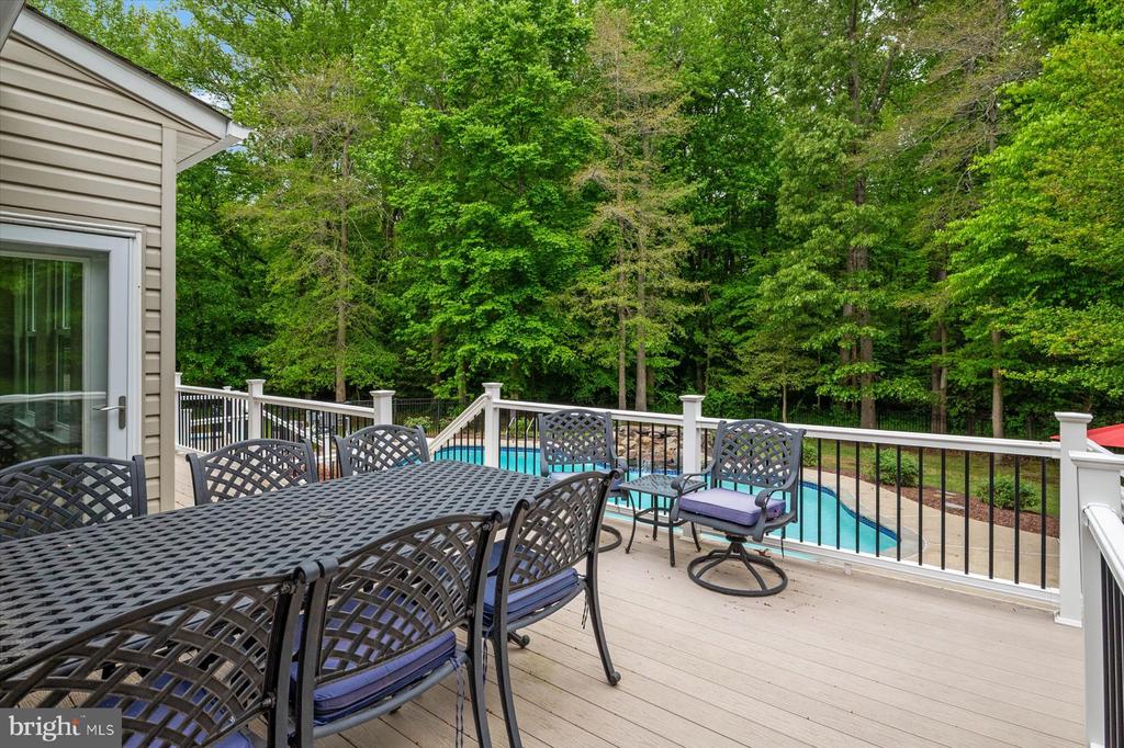 1702 BEARDS CREEK COURT