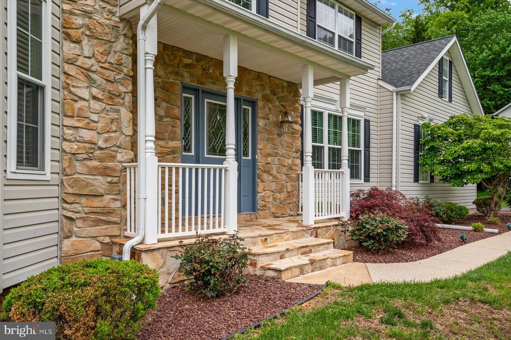 1702 BEARDS CREEK COURT
