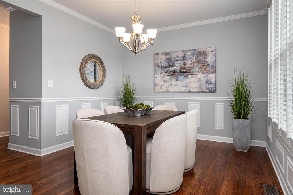 1702 BEARDS CREEK COURT