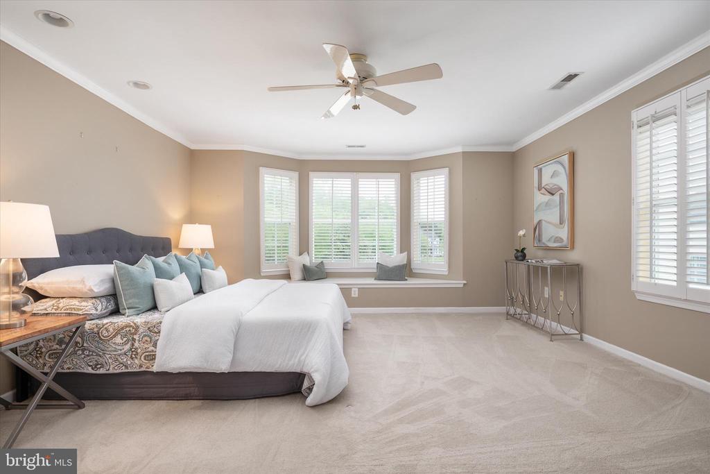 1702 BEARDS CREEK COURT
