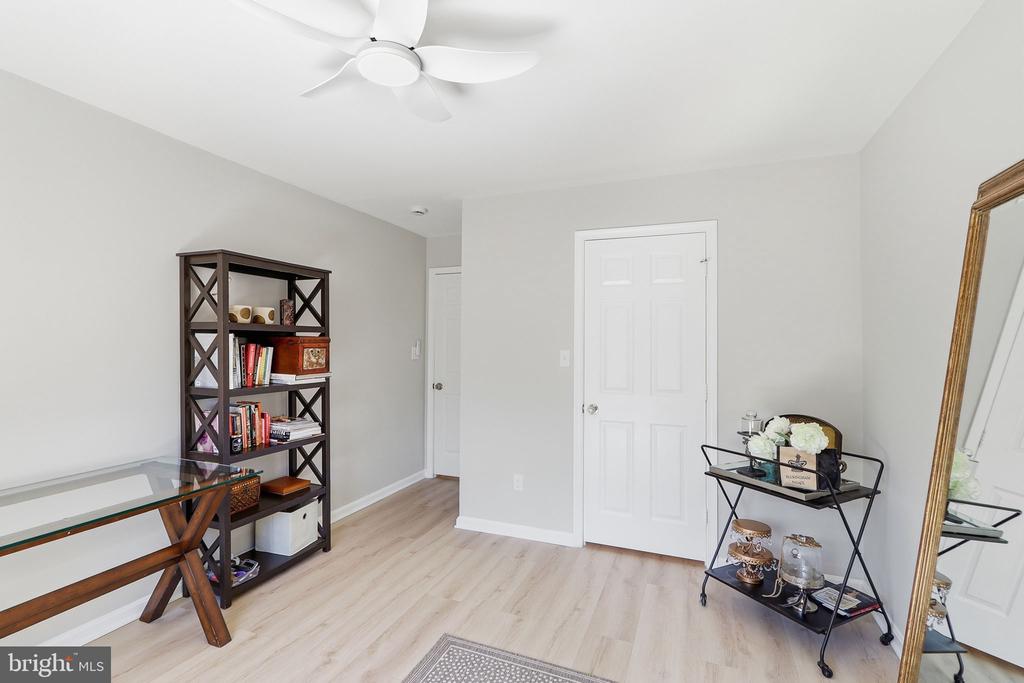 905 YARDARM LANE