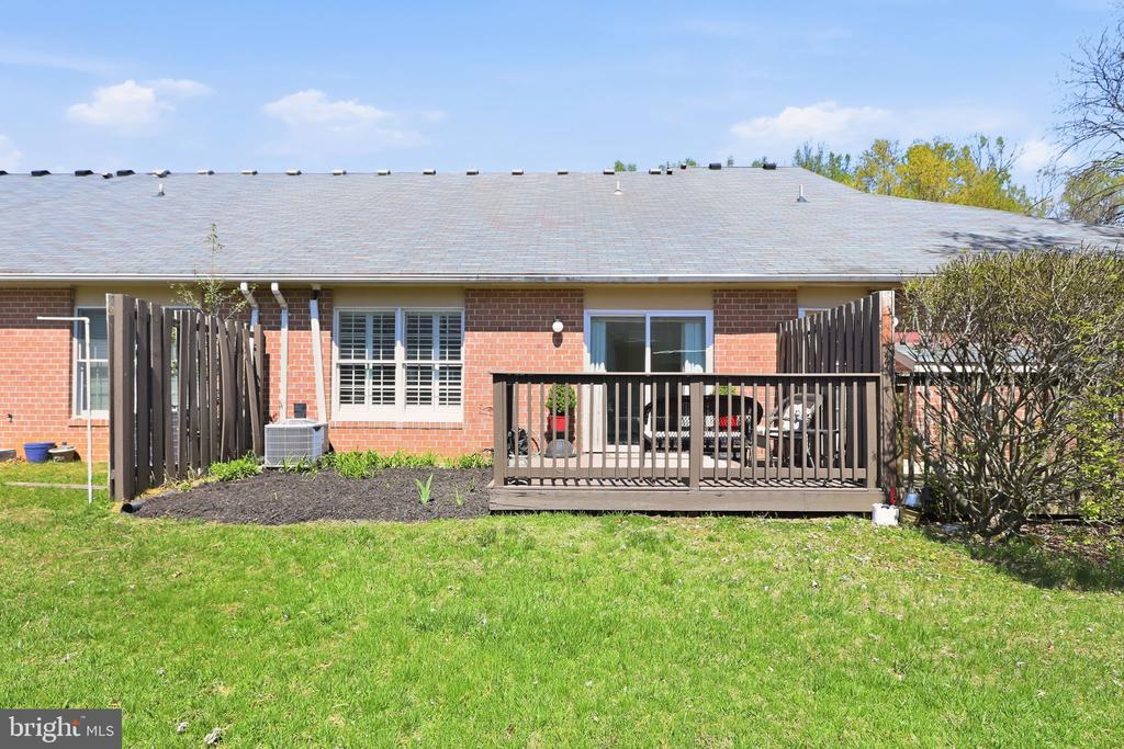 905 YARDARM LANE
