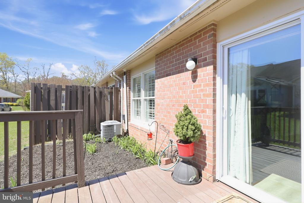 905 YARDARM LANE