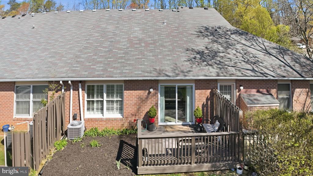 905 YARDARM LANE