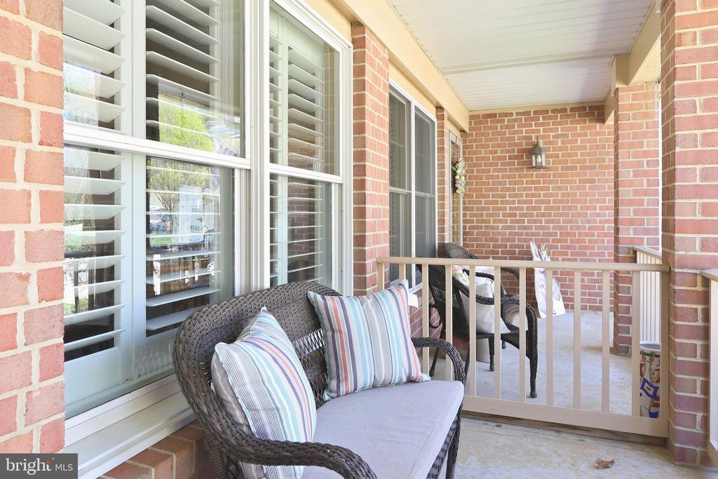 905 YARDARM LANE