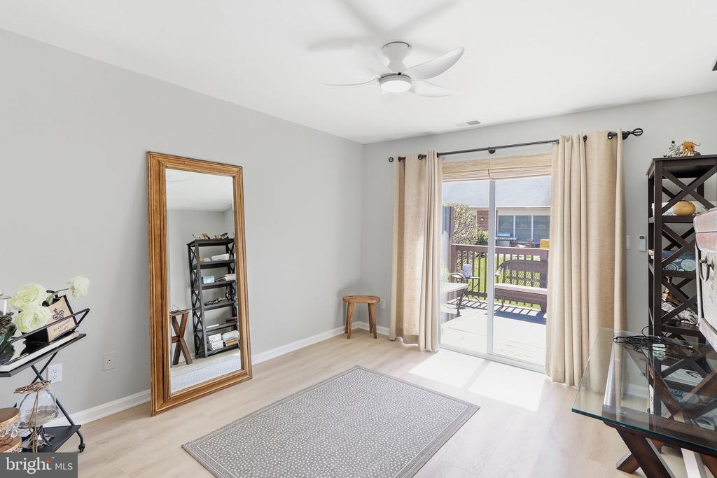 905 YARDARM LANE