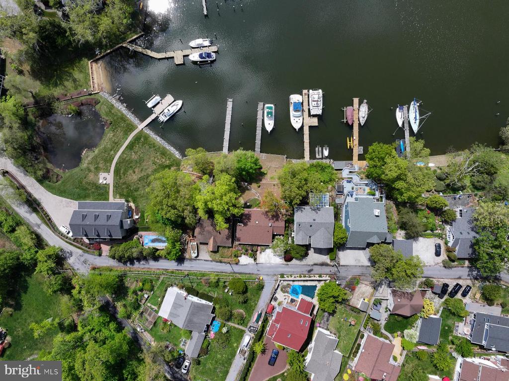 322 RIVERSIDE ROAD