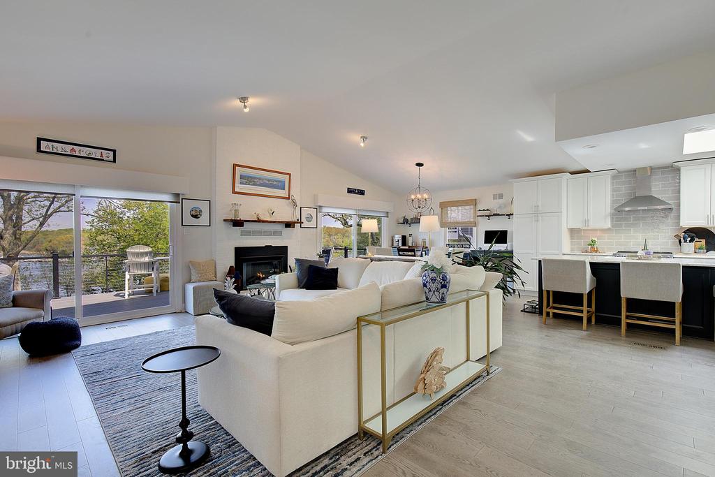 1164 OAK VIEW DRIVE