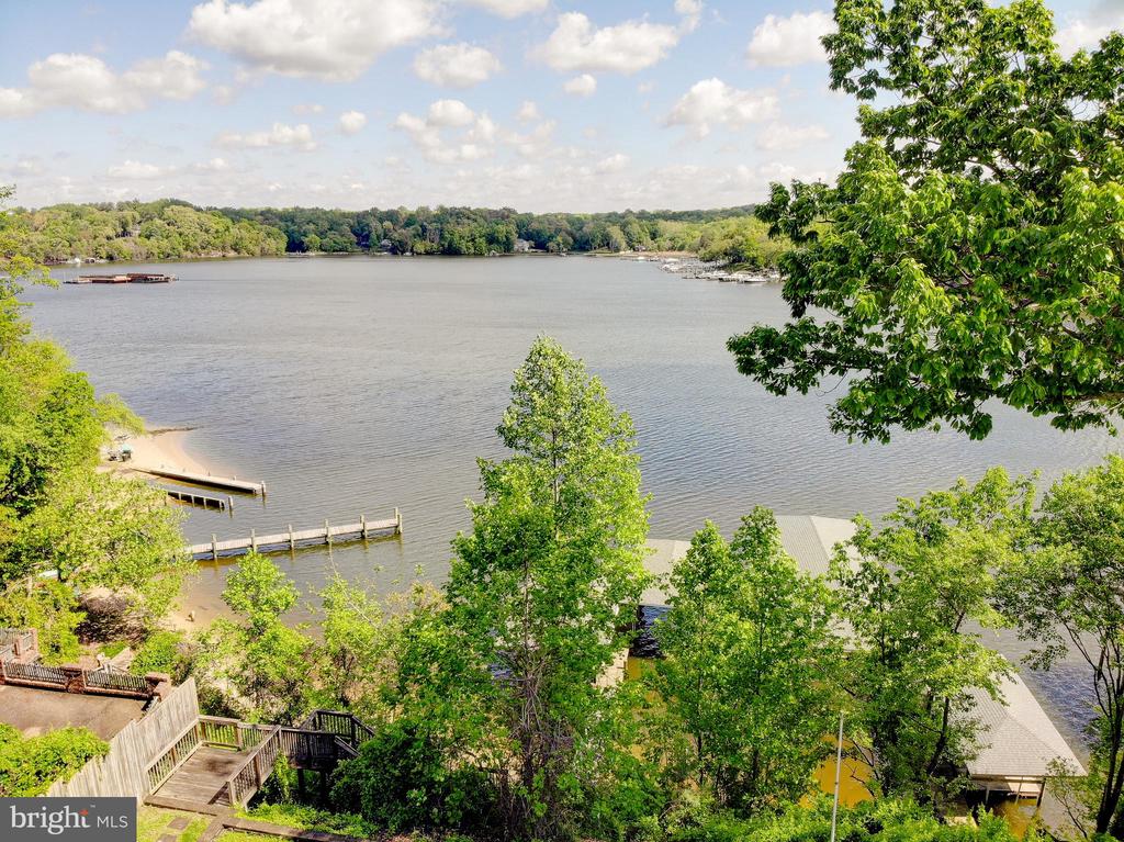 1164 OAK VIEW DRIVE