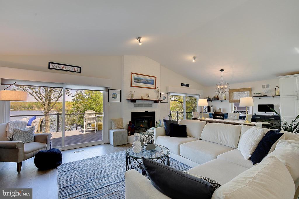 1164 OAK VIEW DRIVE