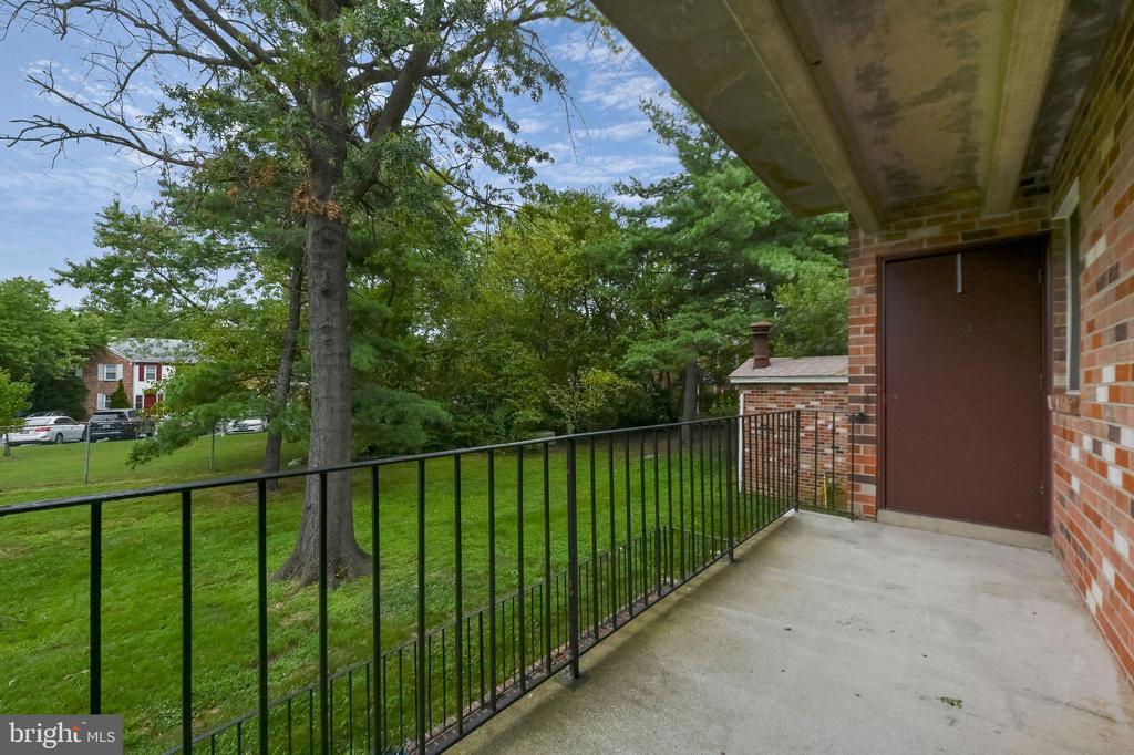 203 VICTOR PARKWAY Unit: 203F