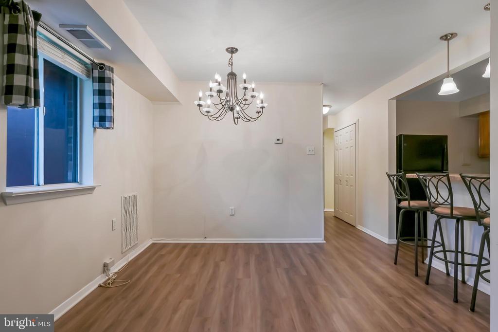 203 VICTOR PARKWAY Unit: 203F