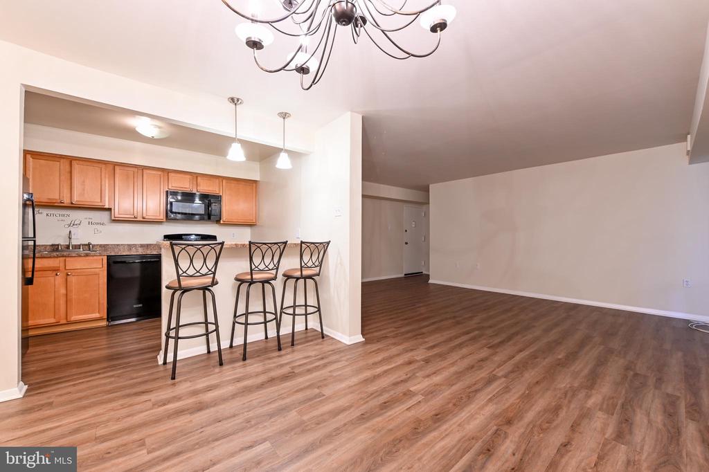 203 VICTOR PARKWAY Unit: 203F