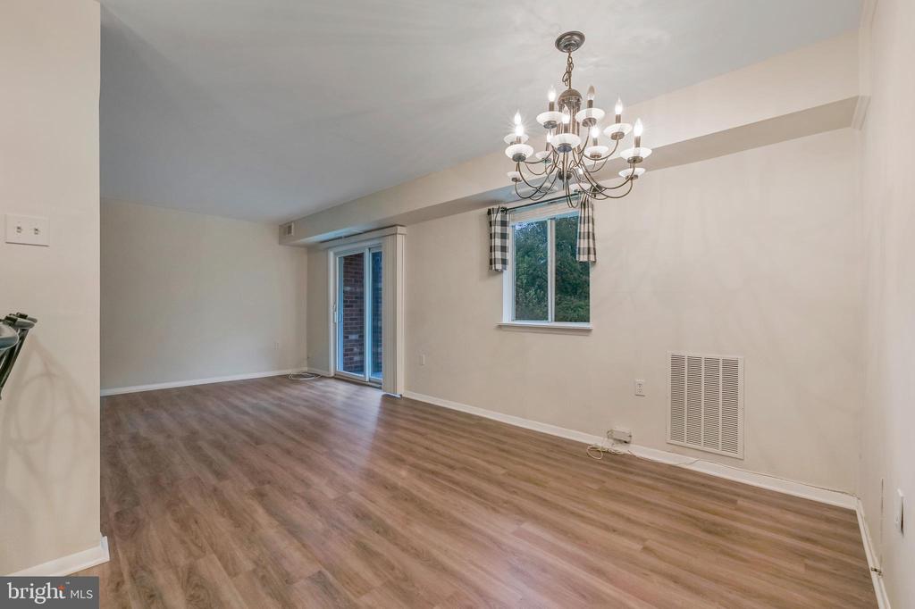 203 VICTOR PARKWAY Unit: 203F